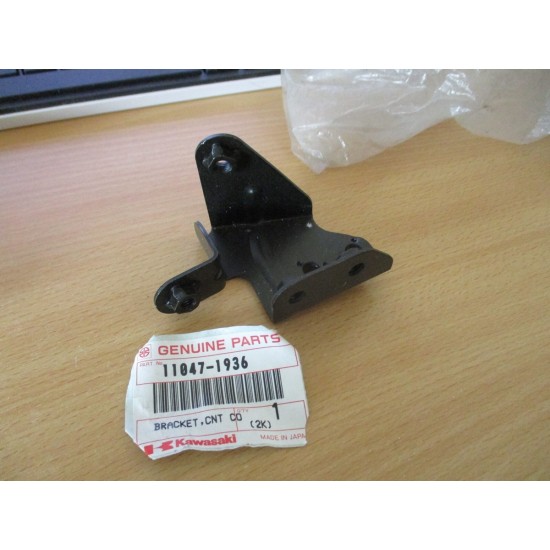 93-06 Kawasaki Zzr 600 Sol Grenaj Bağlantı Ayağı 93-06 Kawasaki Zzr 600 Sol Grenaj Bağlantı Ayağı
