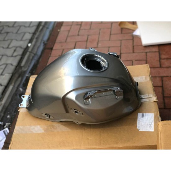 07-09 kawasaki versys 650 depo versys 650 yakıt tankı gri renk 07-09 kawasaki versys 650 depo versys 650 yakıt tankı gri renk