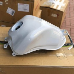 10-13 kawasaki z 1000 depo z 1000 yakıt tankı beyaz renk orijinal
