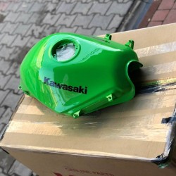 08-12 Kawasaki ninja 250r depo yeşil renk ninja 250 r depo yeşil renk orijinal