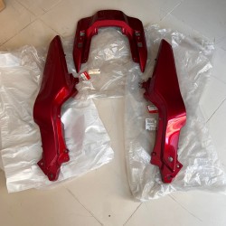 honda ctx 1300 kuyruk grenajı set sıfır orıjınal kırmızı renk honda ctx 1300 kuyruk grenajı set sıfır orıjınal kırmızı renk